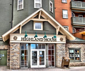Snowshoe Mountain Retreat! Ski in and Out!